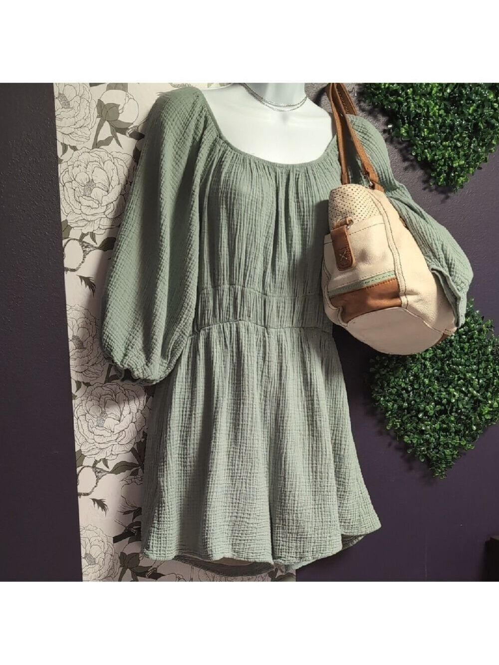 Chris & Carol Textured Sage Romper - Picture 4 of 9